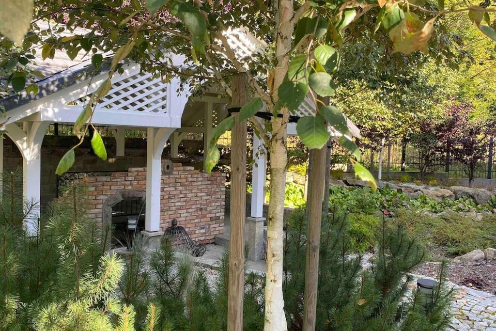Viking Valley Suite: Garden Terrace, Garage & Wellness Access