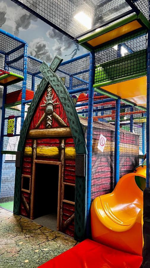 Apartment Viking Valley Suite: Garden Terrace, Garage & Wellness Access