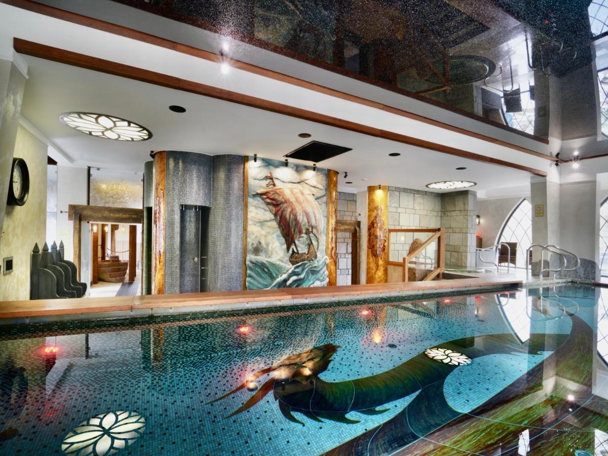 Apartment Viking Valley Suite: Garden Terrace, Garage & Wellness Access