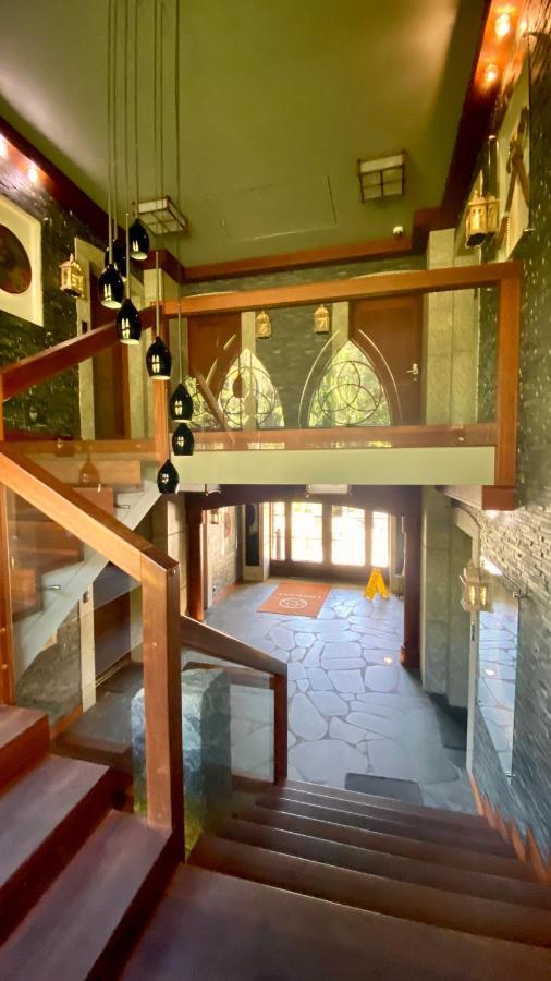 Viking Valley Suite: Garden Terrace, Garage & Wellness Access *