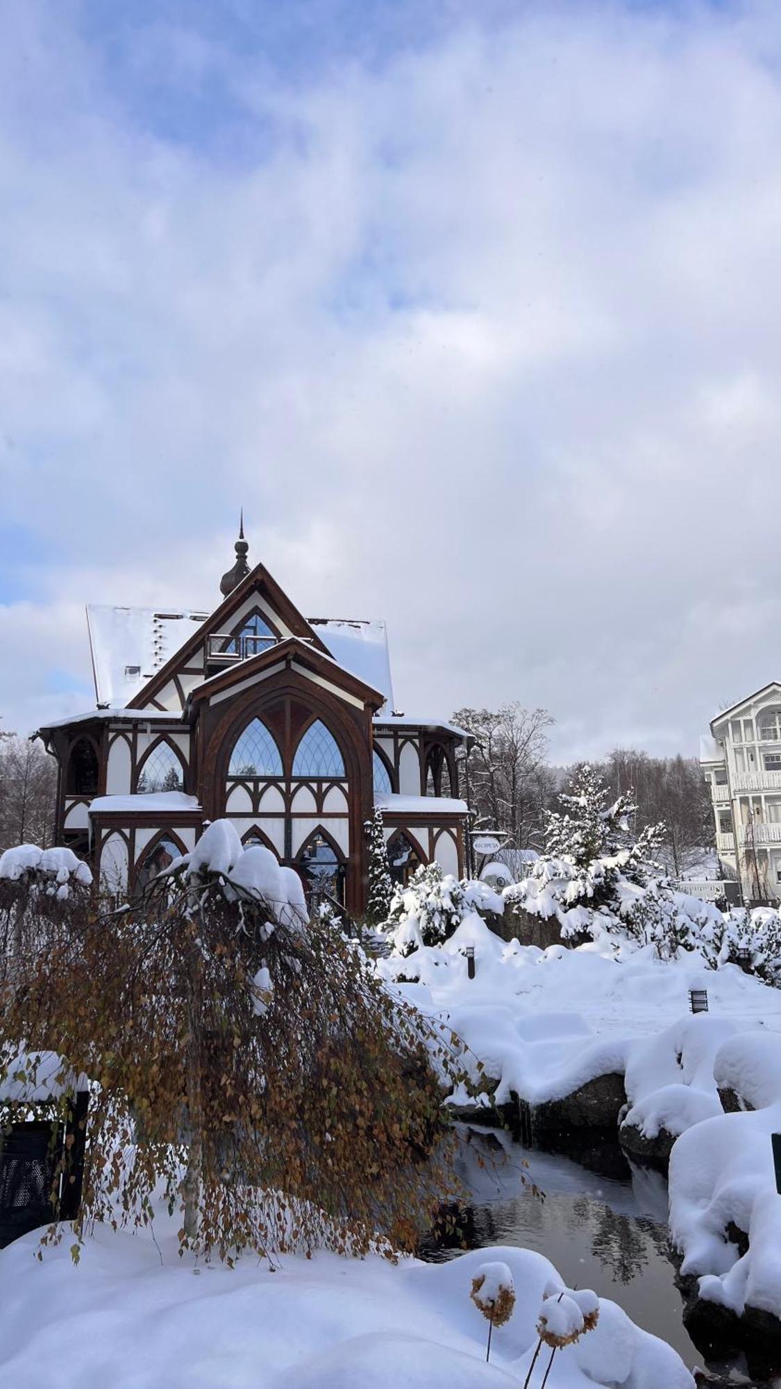 Apartment Viking Valley Suite: Garden Terrace, Garage & Wellness Access *