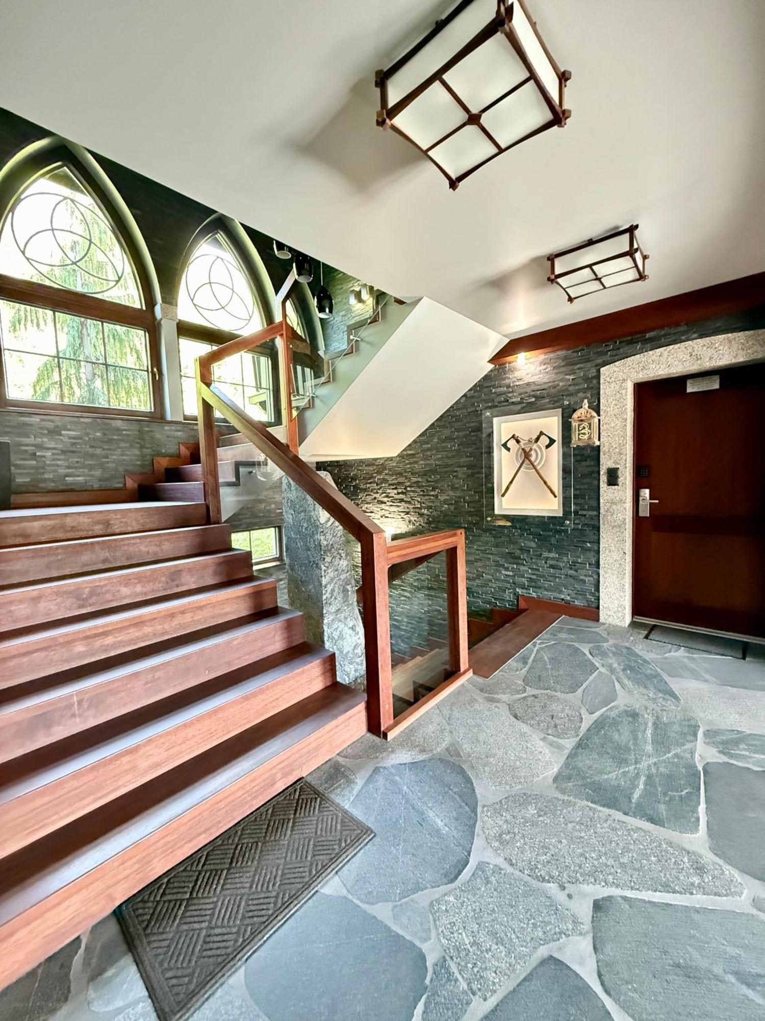 Apartment Viking Valley Suite: Garden Terrace, Garage & Wellness Access